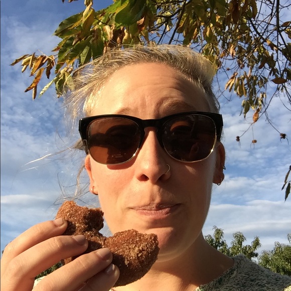 Meet your Posher, Alix - Picture 5 of 5